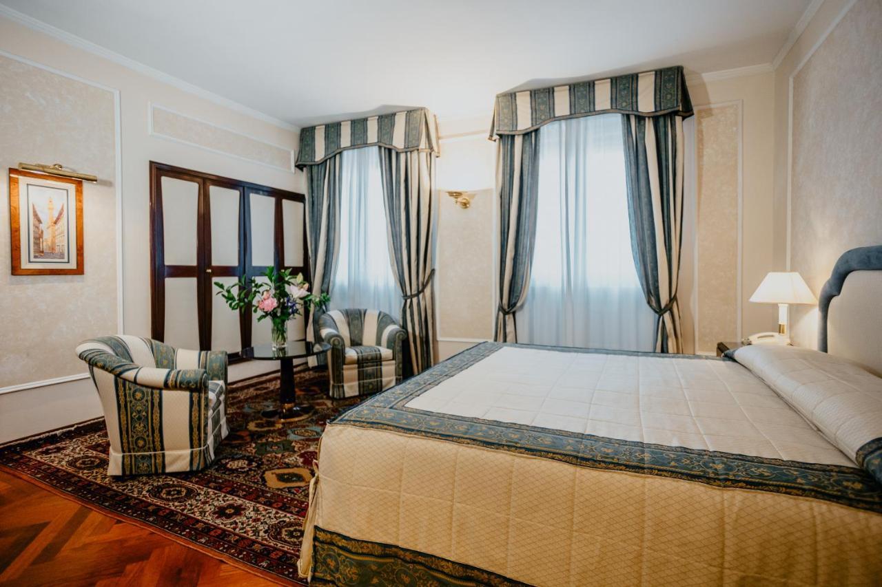 De La Hotel Florencia